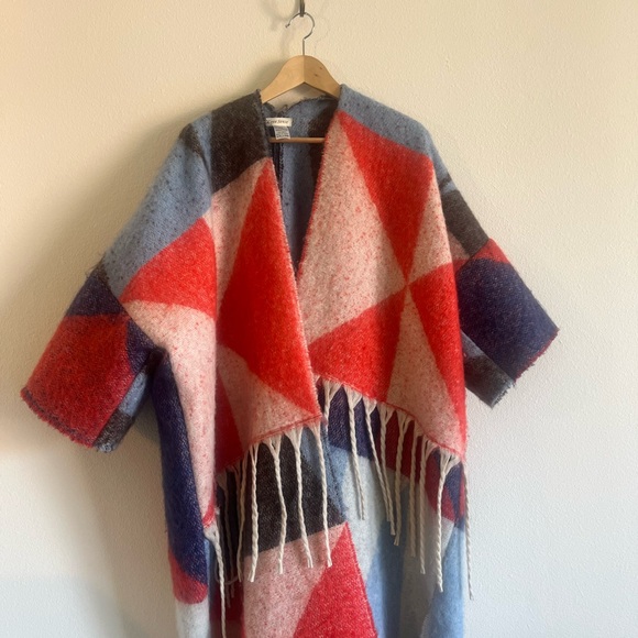 Geometric Patterned Fringe Shawl - Picture 2 of 8